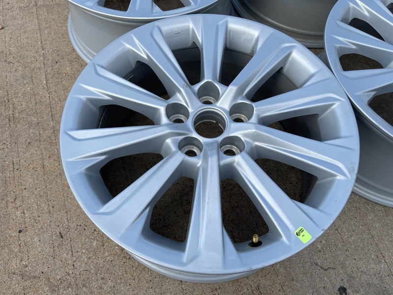 18" Toyota Grand Highlander OEM 10525 wheels rims Lexus TX350 Texas Truck Tire