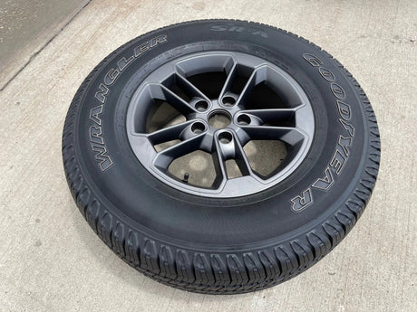 17" Jeep Wrangler Gladiator OEM 9158 9197 wheel rim GRAY spare Texas Truck Tire