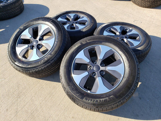 18" Jeep Grand Cherokee L OEM wheels rims 9308 Durango tires MICHELIN Texas Truck Tire