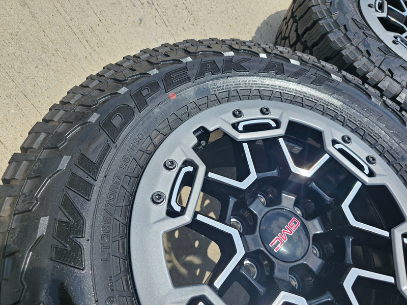 17" GMC Sierra Chevy Silverado OEM Beadlock wheels rims Canyon NEW Texas Truck Tire