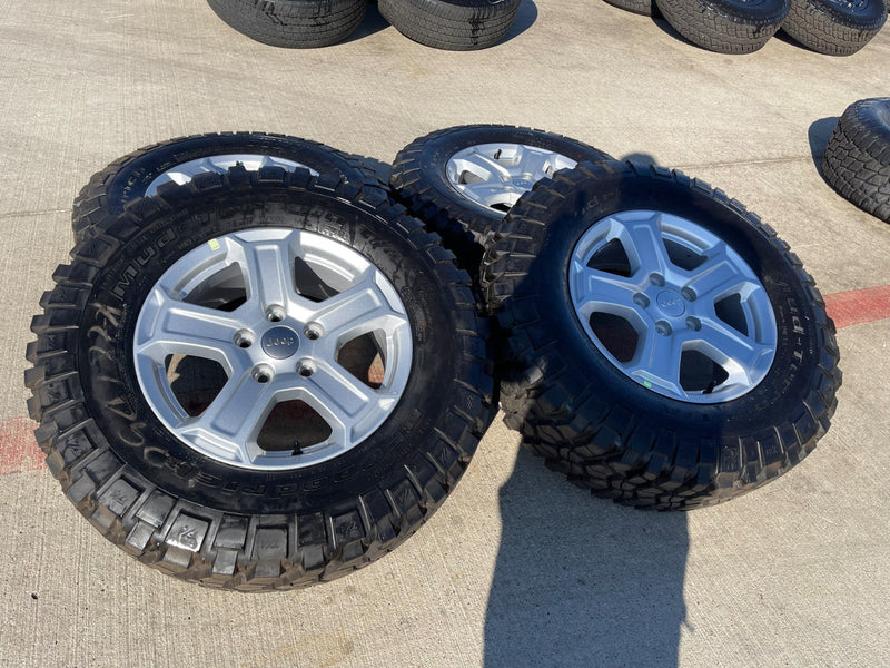 17" Jeep Wrangler Rubicon OEM wheels rims 9216 Gladiator BFG KM2 M/T Texas Truck Tire