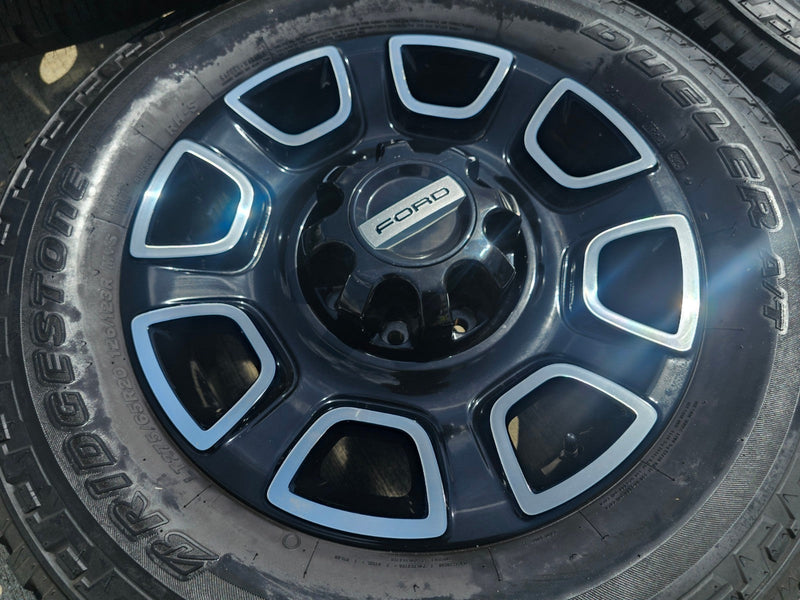 20" Ford F-250 F-350 OEM Lariat Platinum wheels rims 10486 tires 2024 2025 Texas Truck Tire