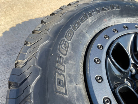 (1) 17" Ford F-150 Raptor OEM BEADLOCK rim wheel 10459 95210 BFG 35" DISCOUNTED Texas Truck Tire