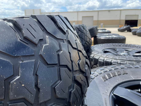 17" Ford Bronco wheels rims 95292 10383 SASQUATCH Ranger tires KENDA 37" Texas Truck Tire