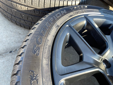22" Dodge Ram 1500 OEM LIMITED Laramie wheels rims black 2725 2684 PIRELLI NEW Texas Truck Tire
