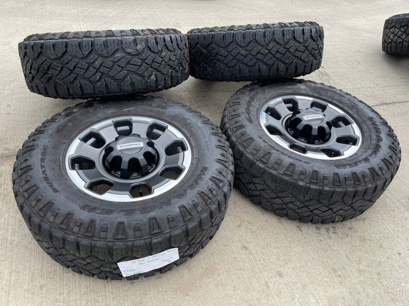 18" Ford F-250 F-350 OEM TREMOR rims wheels 10482 tires DURATRAC R/T 35" Texas Truck Tire