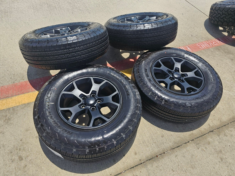 (1) 17" Jeep Wrangler Rubicon OEM 9218 wheel rim Gladiator tire NEXEN HTX2 NEW Texas Truck Tire