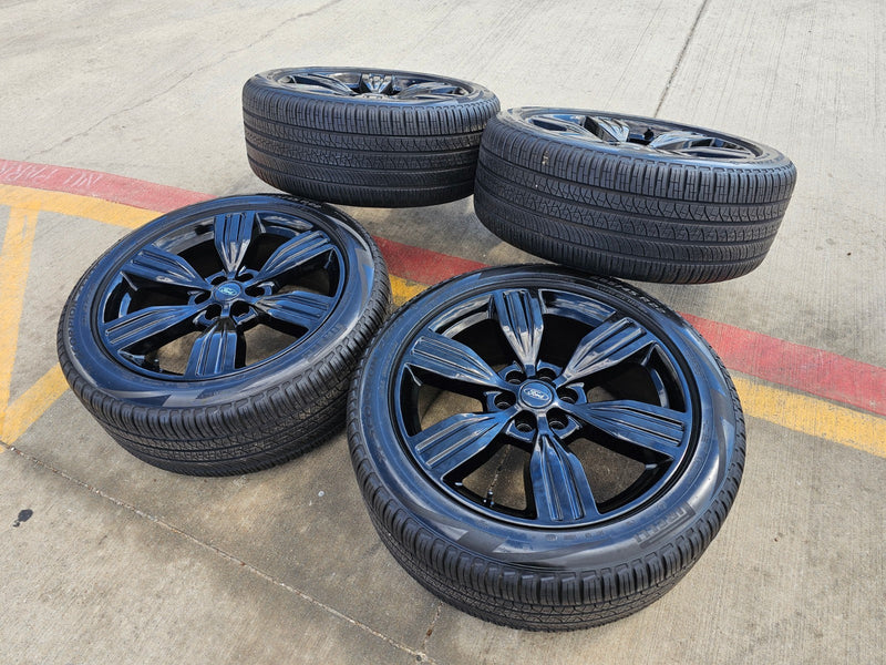 22" Ford F-150 LIMITED OEM rims wheels 10442 Expedition PIRELLI NEW Texas Truck Tire