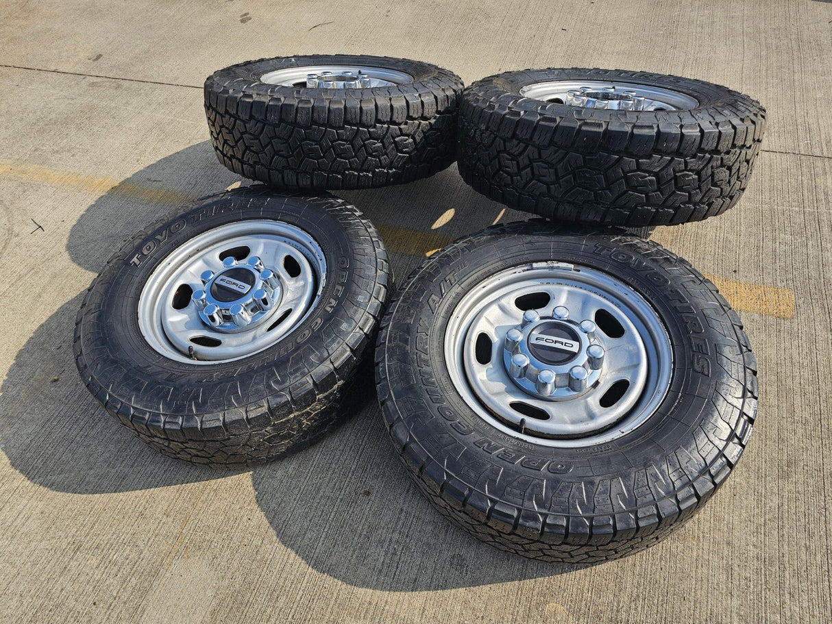 17" Ford F-250 F-350 OEM 3828 wheels rims tires 2022 2023 2024 2025 TOYO A/T3 Texas Truck Tire