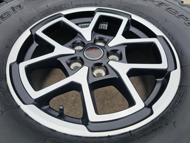 17" Jeep Wrangler Rubicon OEM 95730 9327 wheels rims Gladiator BFG KO2 A/T 35" Texas Truck Tire