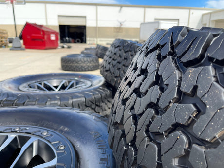 17" Jeep Wrangler 392 Gladiator Rubicon OEM 9329 BEADLOCK wheels rims NEW 35" Texas Truck Tire