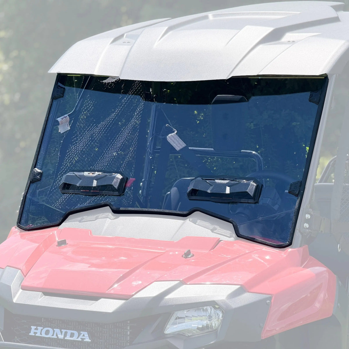 Seizmik 50-55321KIT windshield, Honda Pioneer 700 - application view
