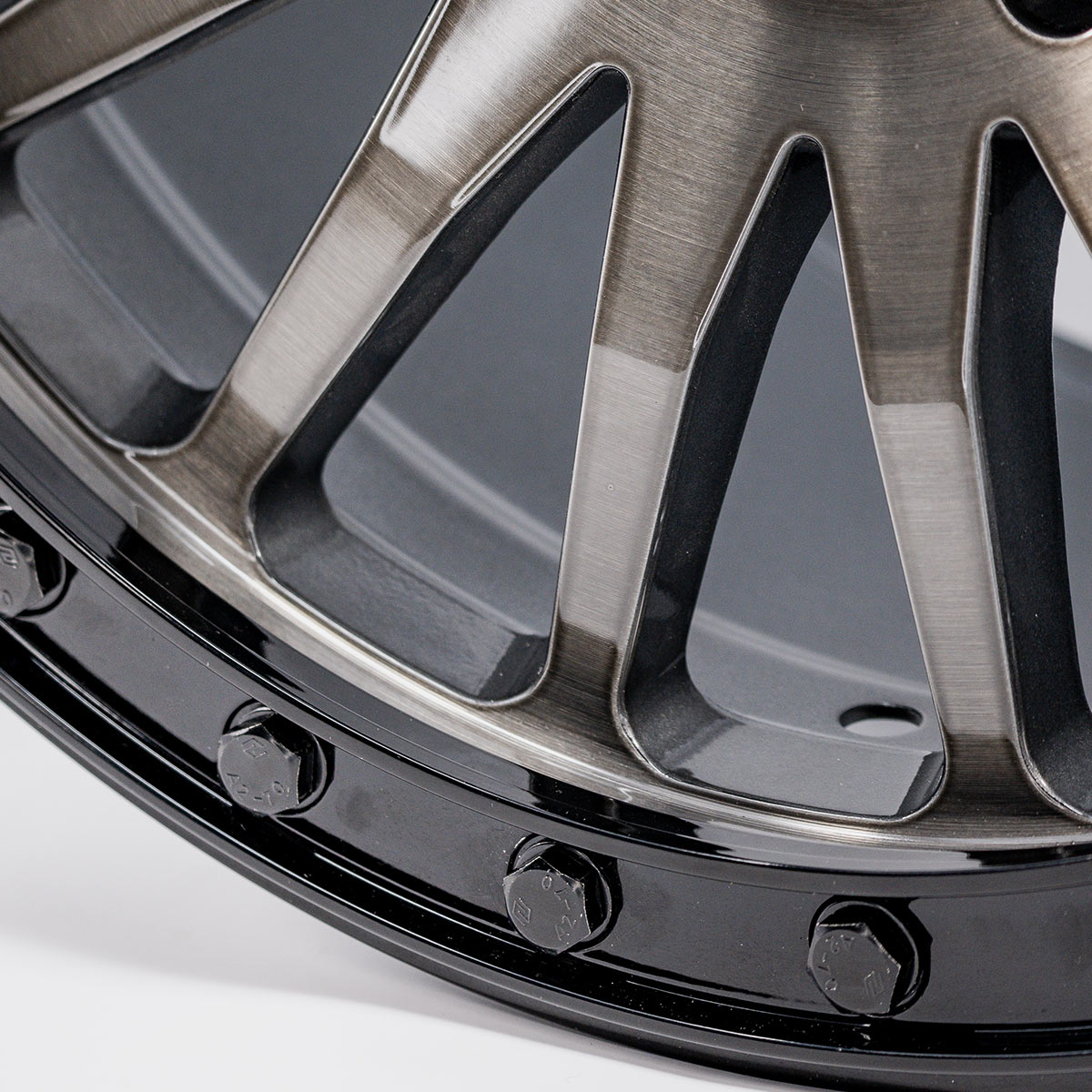 V06 Brushed Gunmetal UTV Beadlock
