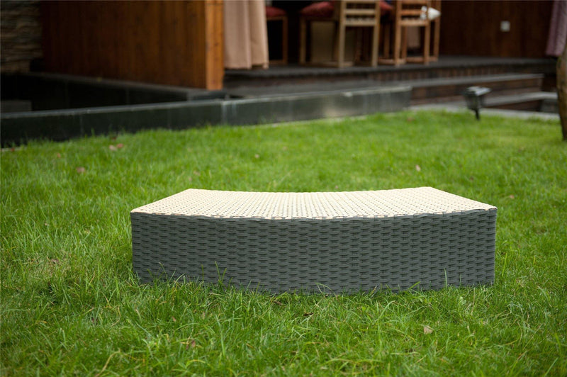 Wicker Step for Round Spa