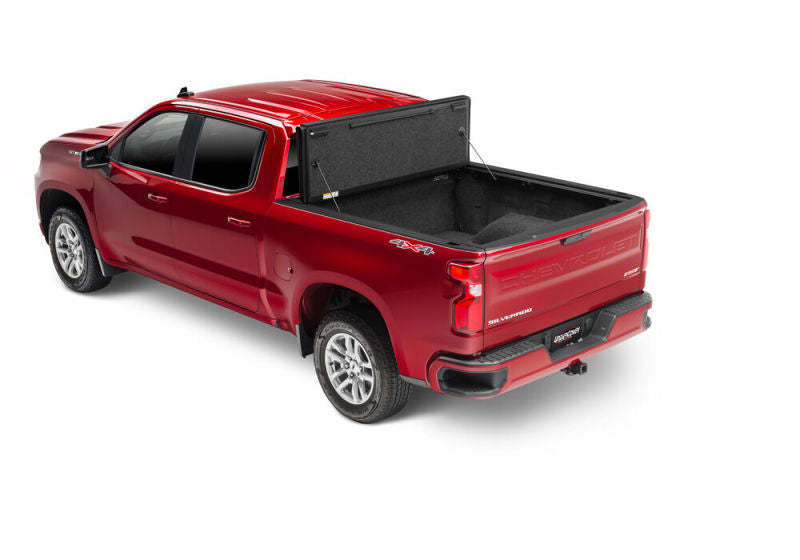 UnderCover 16-20 Nissan Titan 5.5ft Ultra Flex Bed Cover - Matte Black Finish