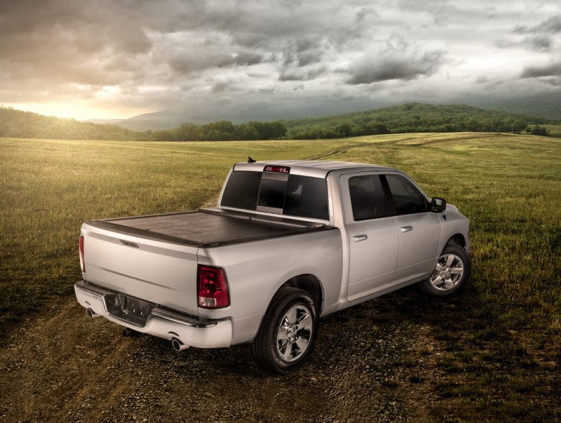 Roll-N-Lock 15-18 Chevy Colorado/Canyon LB 71-1/2in M-Series Retractable Tonneau Cover