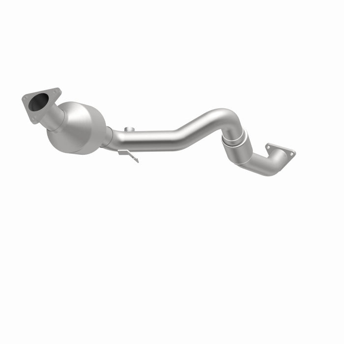 MagnaFlow Conv DF 07 VW Touareg 3.6L Front close