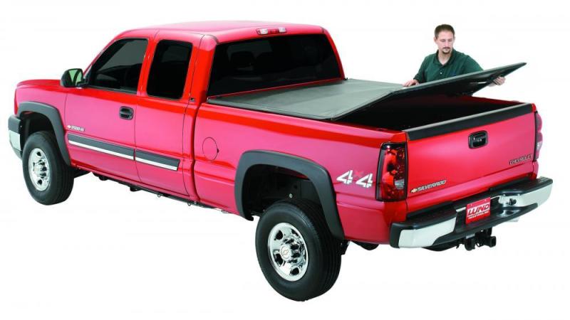 Lund 14-17 Chevy Silverado 1500 (5.5ft. Bed) Genesis Tri-Fold Tonneau Cover - Black