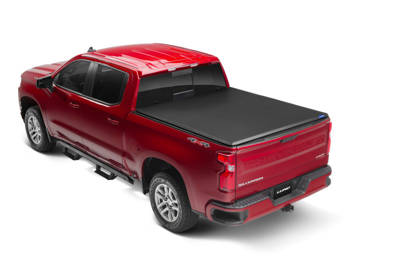 Lund 19-23 Chevrolet Silverado 1500 (5.5ft. Bed) Genesis Tri-Fold Tonneau Cover - Black