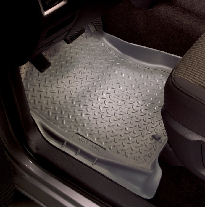 Husky Liners 80-91 Chevy Blazer/GMC Jimmy (2DR/4WD)/Suburban Classic Style Black Floor Liners