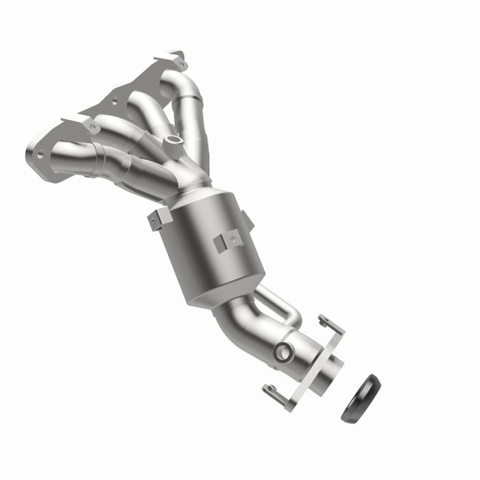 MagnaFlow OEM Grade 12-17 Toyota Prius C Federal / EPA Compliant Manifold Catalytic Converter