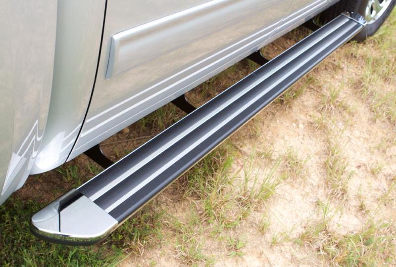 Lund Universal Crossroads 87in. Running Board - Chrome