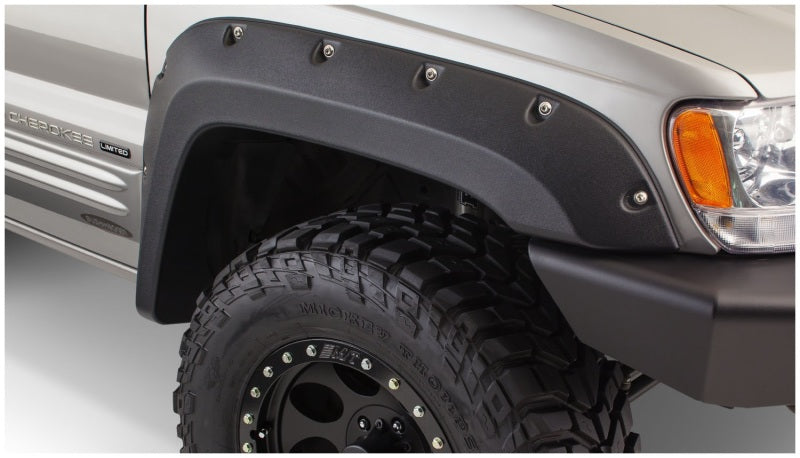 Bushwacker 99-04 Jeep Grand Cherokee Cutout Style Flares 2pc - Black