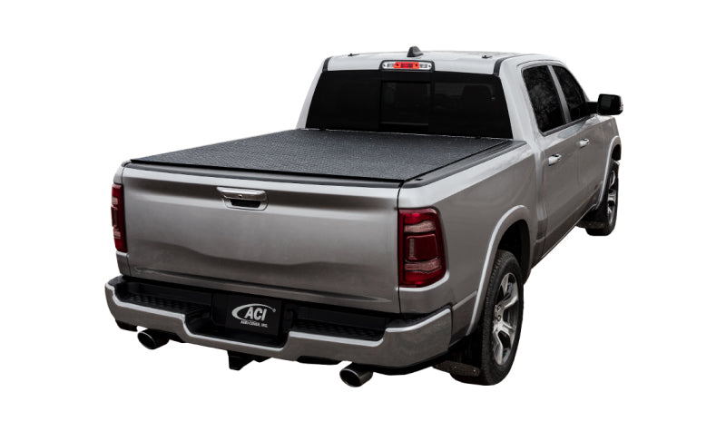 LOMAX Stance Hard Cover 2022+ Toyota Tundra 5ft 6in Box (w/deck rail)