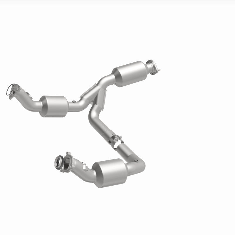 MagnaFlow 2021 Chevrolet Express 2500 4.3L Underbody Direct-Fit Catalytic Converter