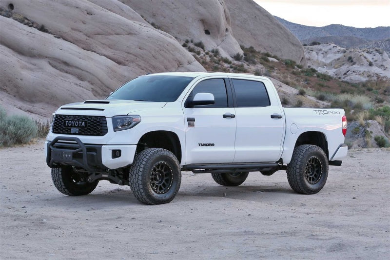 Fabtech 16-19 Toyota Tundra 4WD Trd Pro 4in Perf Sys w/Dlss 2.5 C/O Resi &Rr Dlss