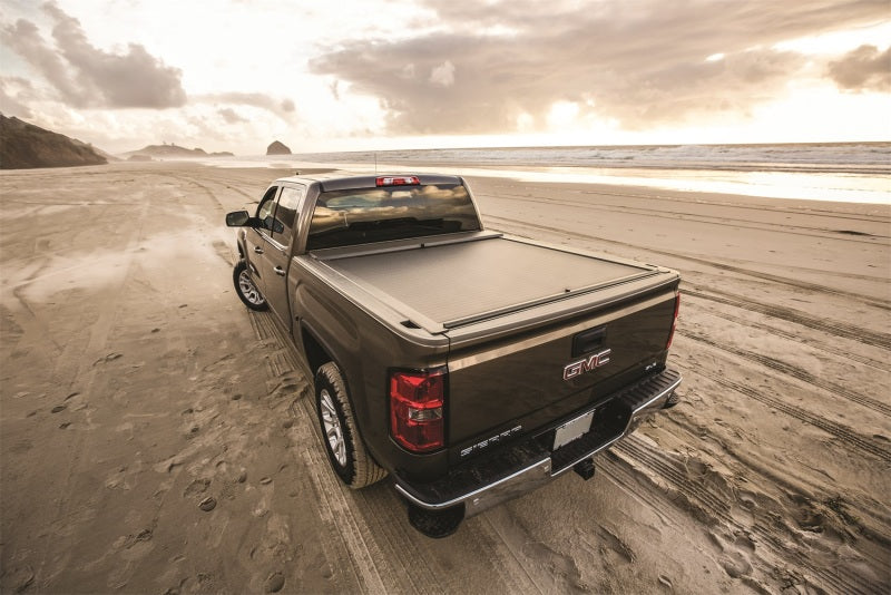 Roll-N-Lock 17-19 Ford F-250/F-350 Super Duty SB 80-3/8in A-Series Retractable Tonneau Cover