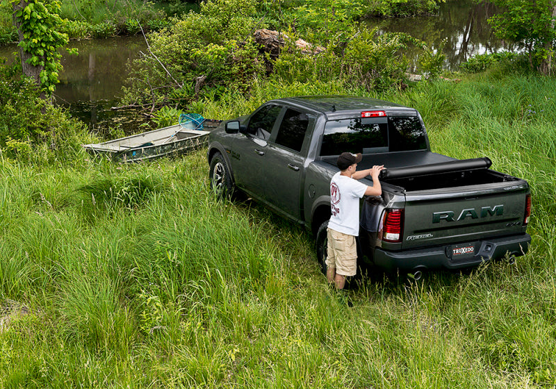 Truxedo 2019 GMC Sierra 1500 & Chevrolet Silverado 1500 (New Body) 6ft 6in Deuce Bed Cover