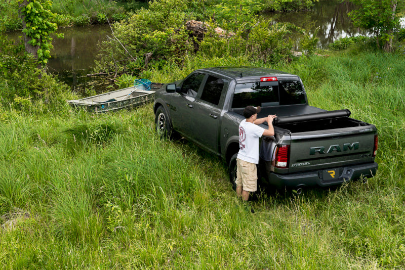 Truxedo 07-13 GMC Sierra & Chevrolet Silverado 1500 w/Track System 5ft 8in Deuce Bed Cover