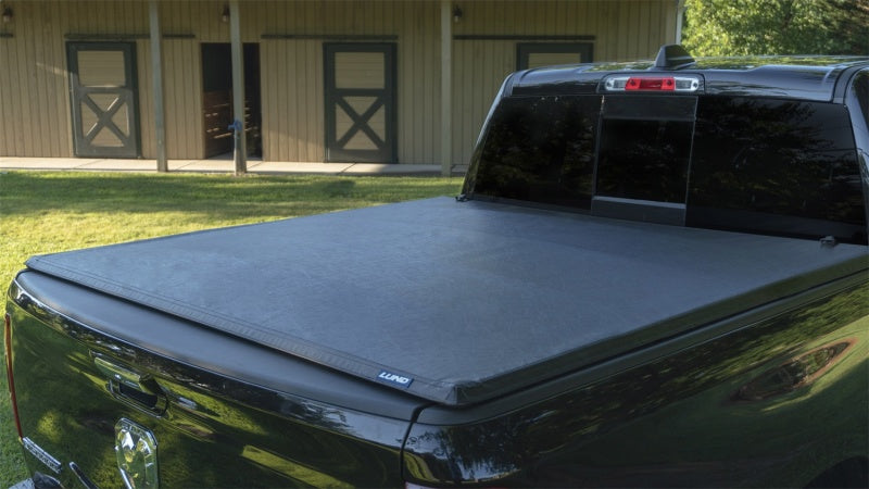 Lund 22-23 Nissan Frontier 5ft. Bed - Genesis Tri-Fold Tonneau Cover - Black