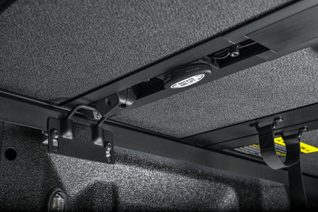 Extang 17-23 Nissan Titan w/Rail Sys. (5ft. 7in. Bed) Solid Fold ALX